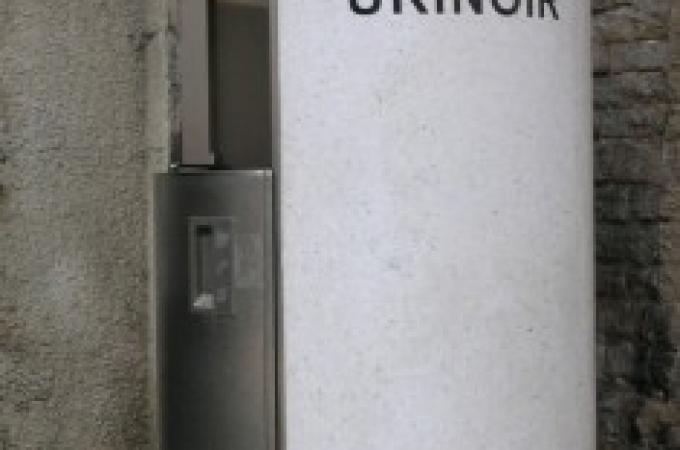 Urinoir public Lyon