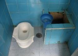Notation toilettes de Gaz. Station N°2, à Lamai, Koh Samui